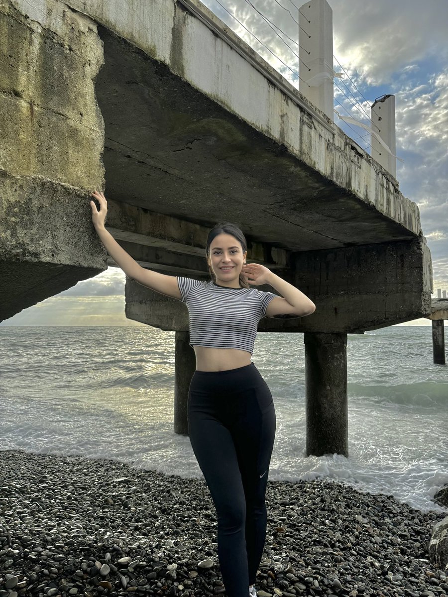 Hacıdanişment Etkileyici Bayan Escort Bayan Kadeh